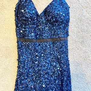 Formal dress for women size 6 (US)